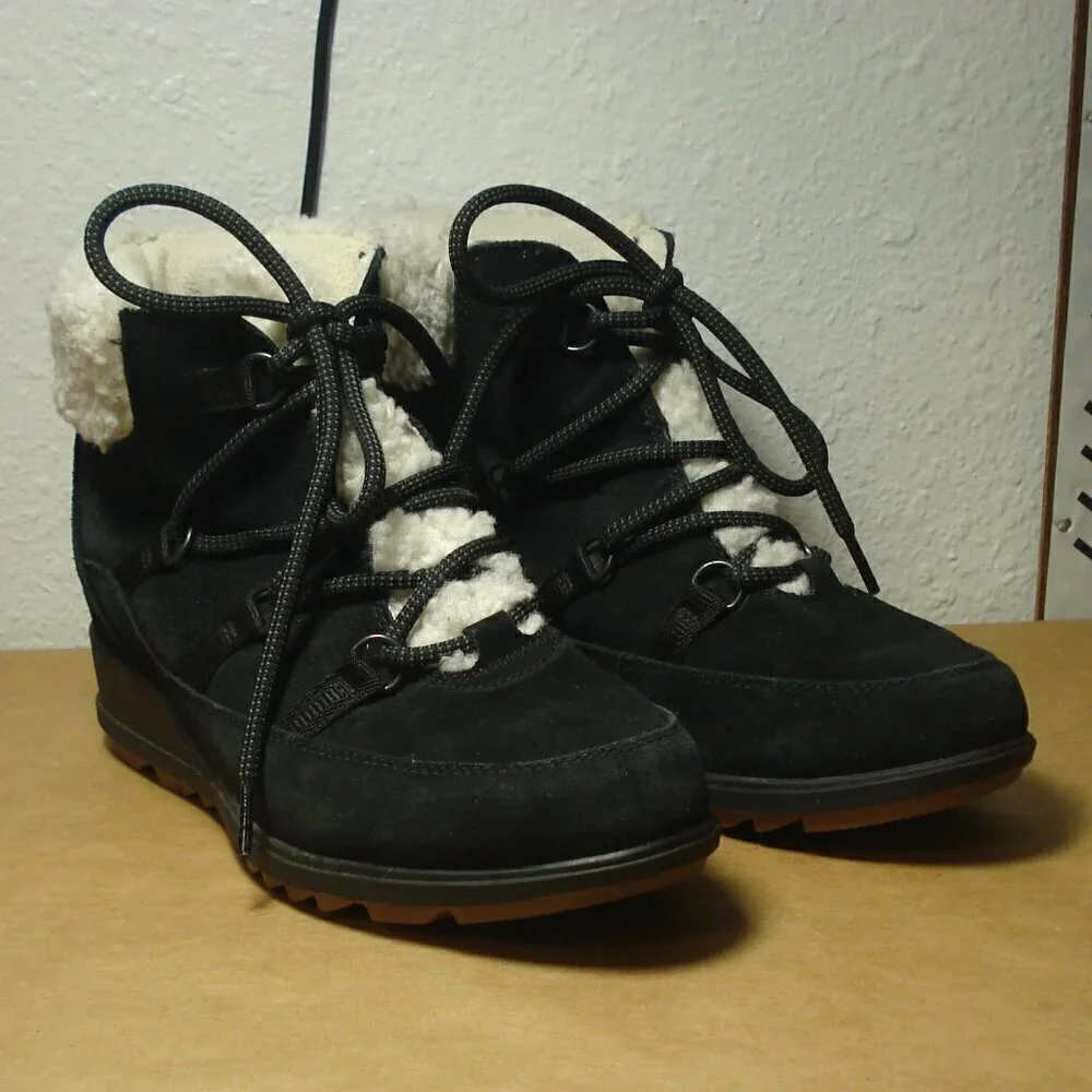 Sorel Boots EVIE Wedge Booties Women's Size 10 Black Cozy Lace Up 41eu